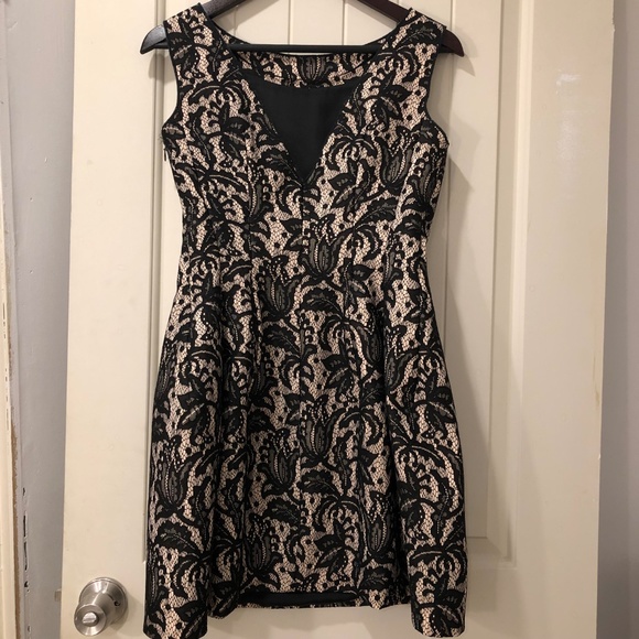 ZARA Woman Tulip Black Lace Dress ASO Kate Middleton Size Medium - Picture 4 of 6